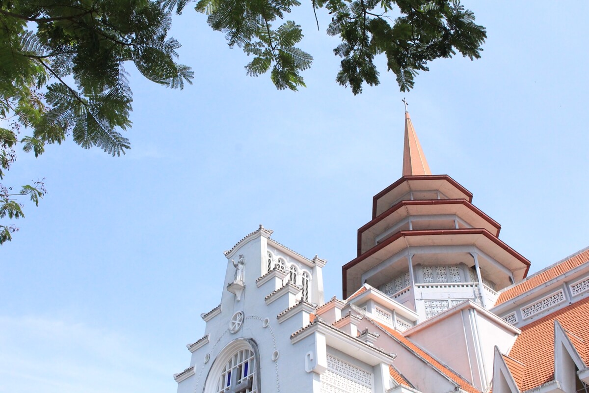 photo-of-church-roof-architecture-02