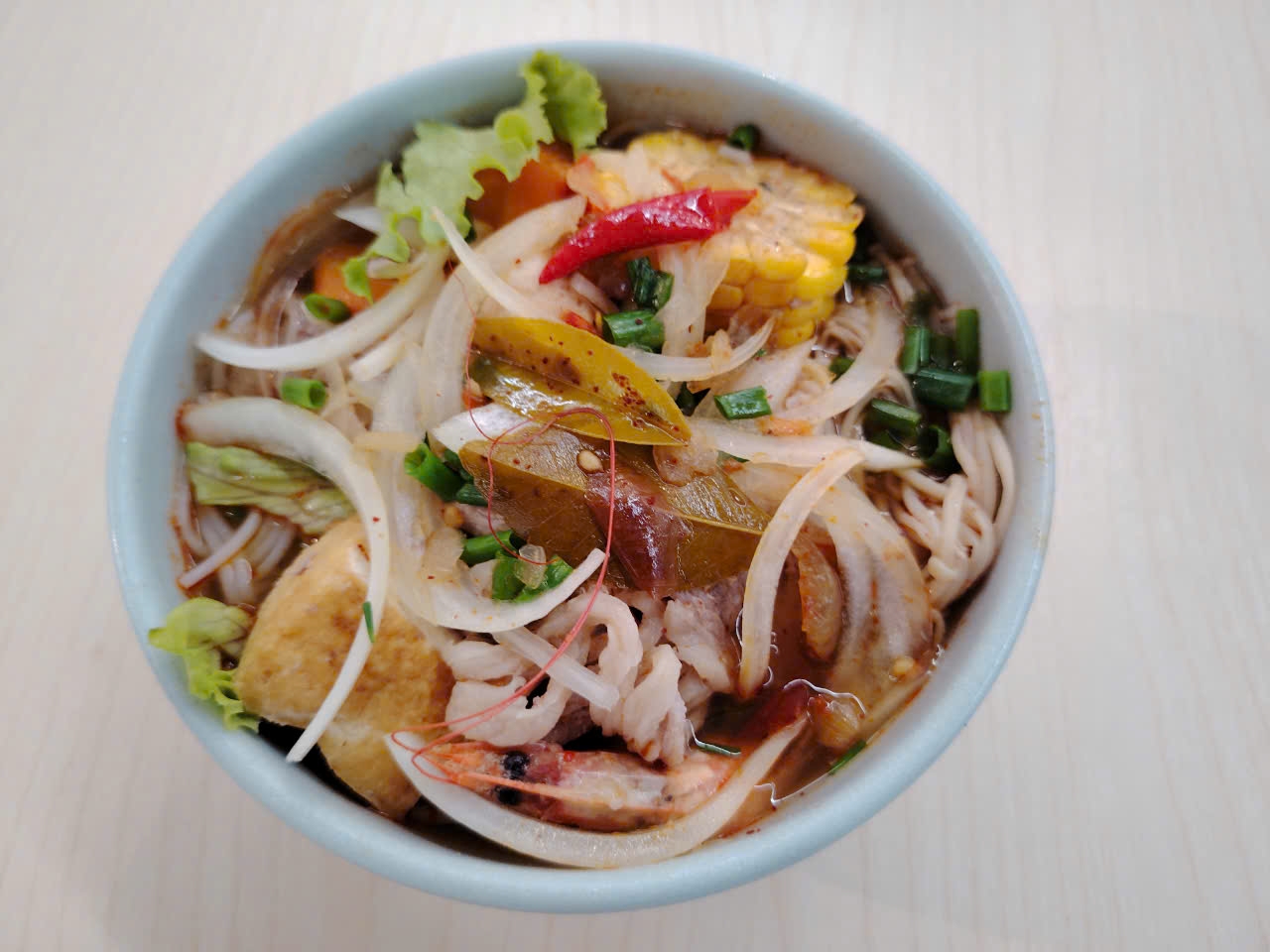 thailand-sweet-sour-noodle-soup-in-vietnam