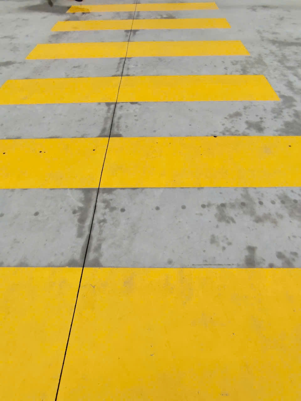 yellow-crossing-road